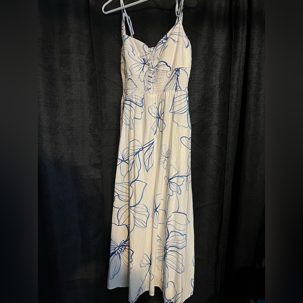 GAP white/blue sundress with pockets, size small